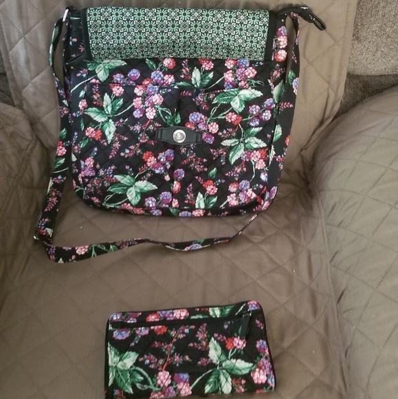 💗Vera Bradley large crossbody and matching wallet - Picture 3 of 7